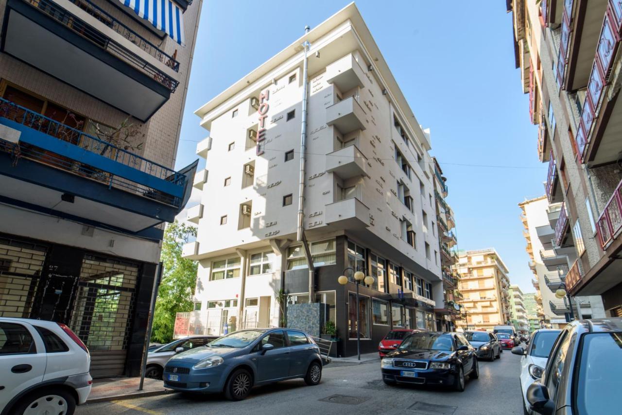 Hotel Palace Battipaglia Exterior foto